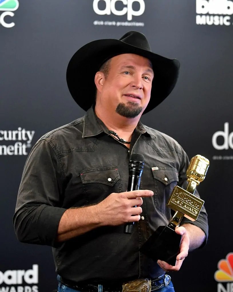 Garth Brooks before his weight loss journey