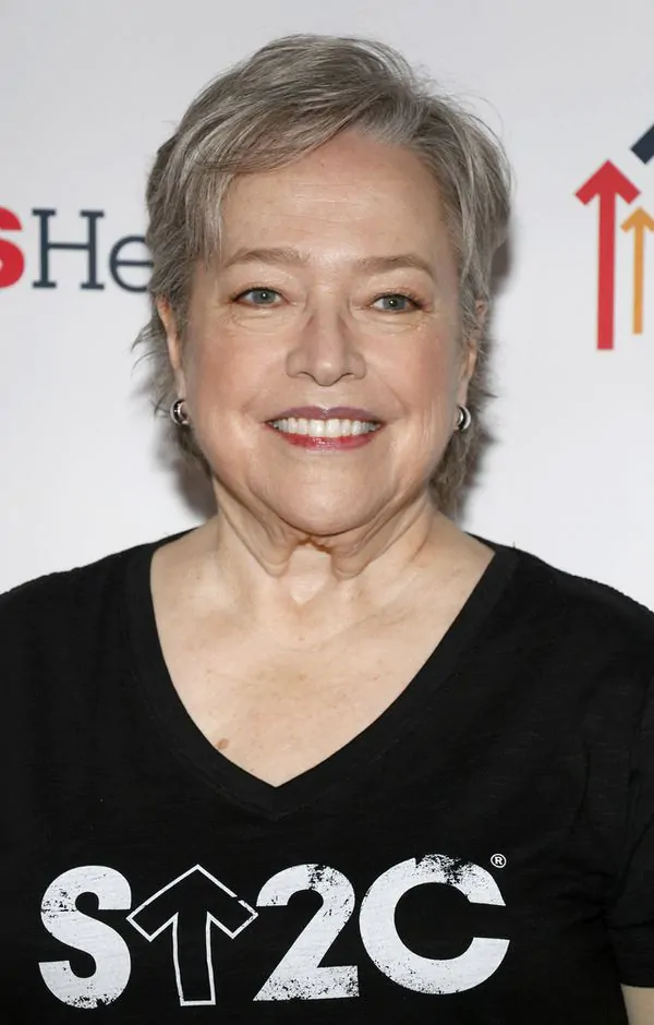 Kathy Bates on set